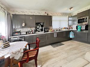 Kitchen- click for photo gallery